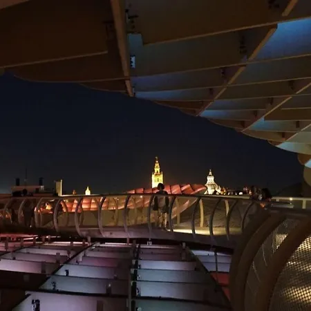 Acogedor Junto A Calle Betis, Triana-los Remedios Seville