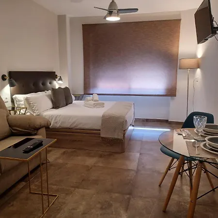Acogedor Junto A Calle Betis, Triana-los Remedios * Sewilla