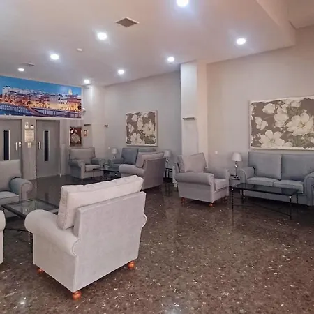 Acogedor Junto A Calle Betis, Triana-los Remedios *